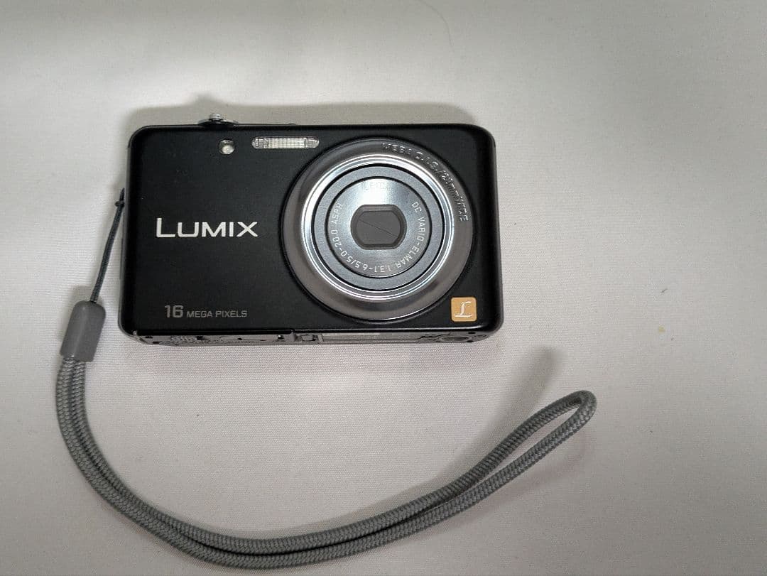 美品【お買い得】パナソニックLUMIX FH7 ブラック 16MPオマケ付き