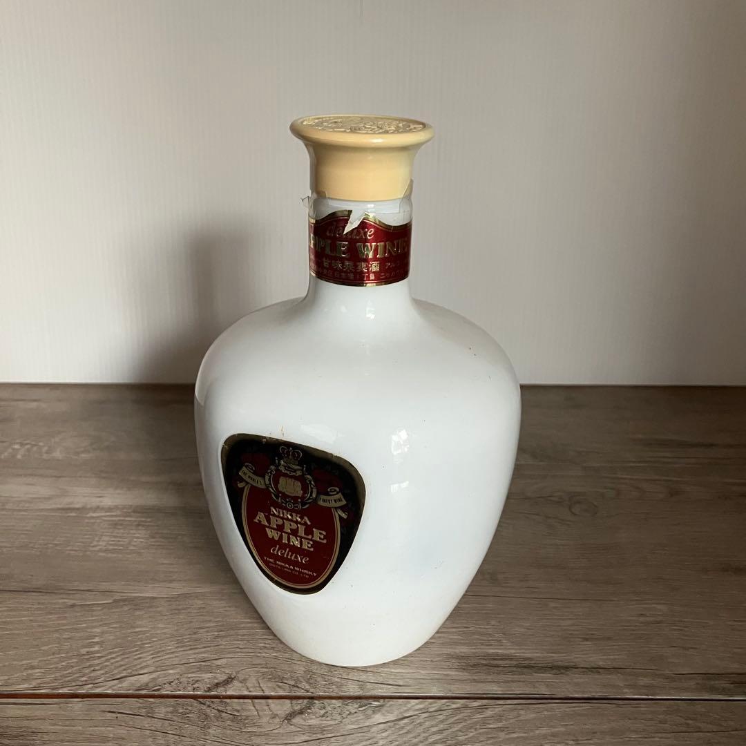 E-壁 【未開栓】古酒 ニッカ アップルワイン デラックス白陶器ボトル