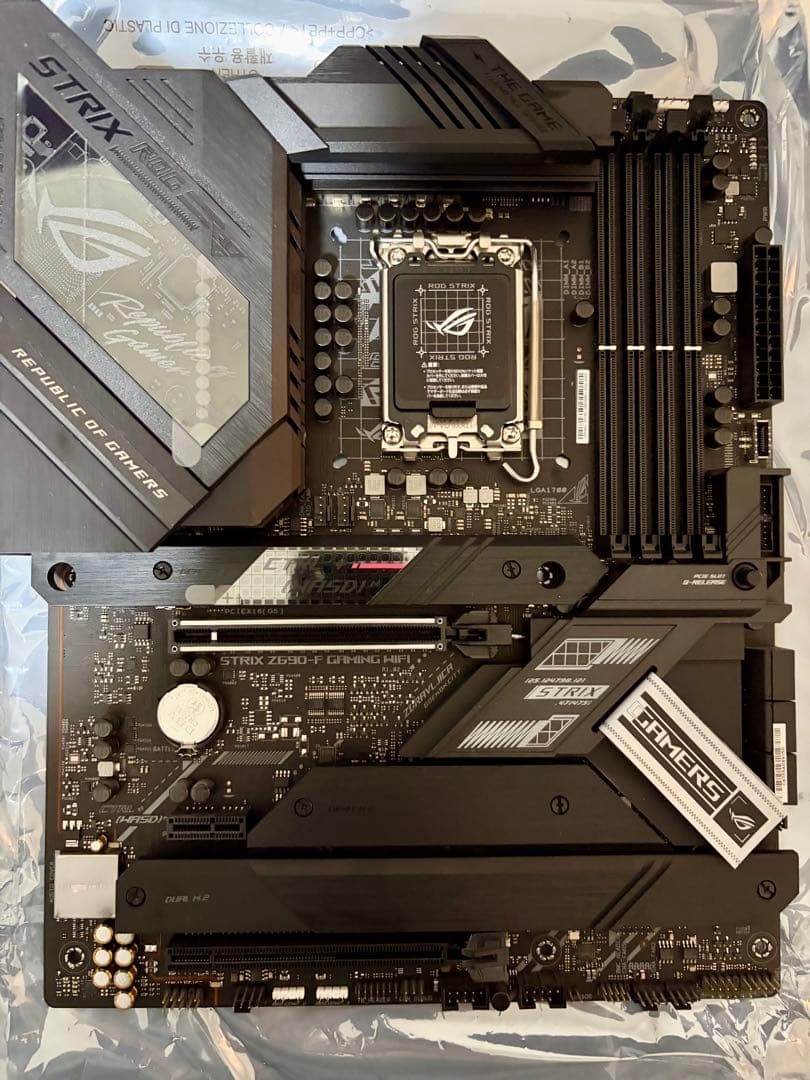 ASUS ROG STRIX Z690-F GAMING 軽いピン曲がり有り
