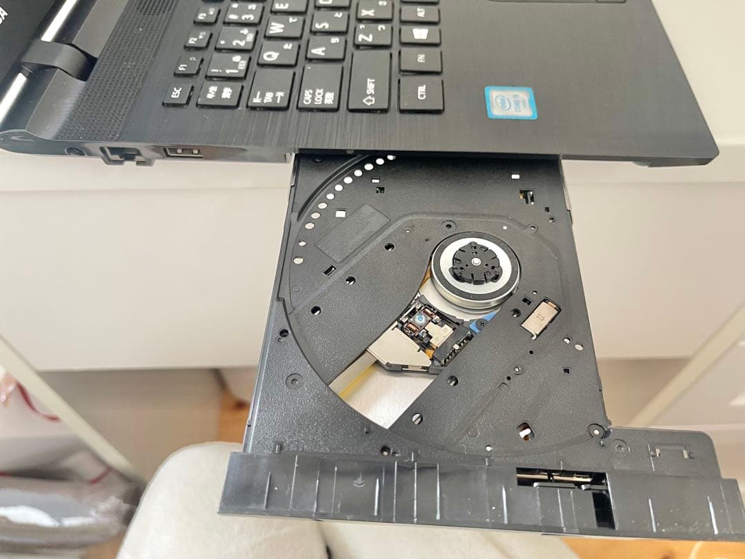 ノートパソコンSSD搭載済み　TOSHIBA dynabook AZ35/VB