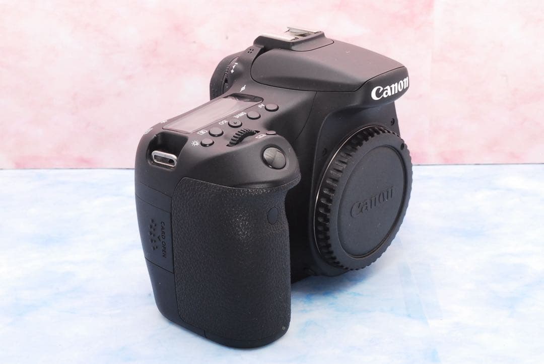 キャノン EOS 70D◎一眼レフカメラ◎Wi-Fi◎手ぶれ補正◎超望遠レンズ付