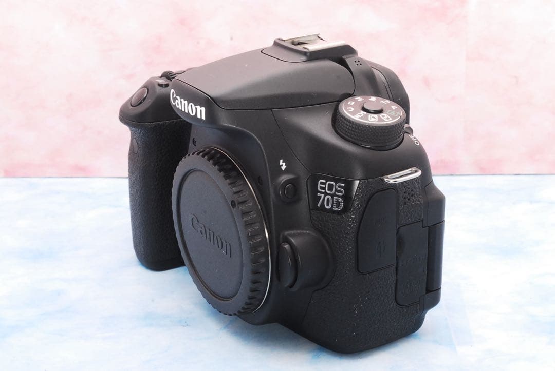 キャノン EOS 70D◎一眼レフカメラ◎Wi-Fi◎手ぶれ補正◎超望遠レンズ付