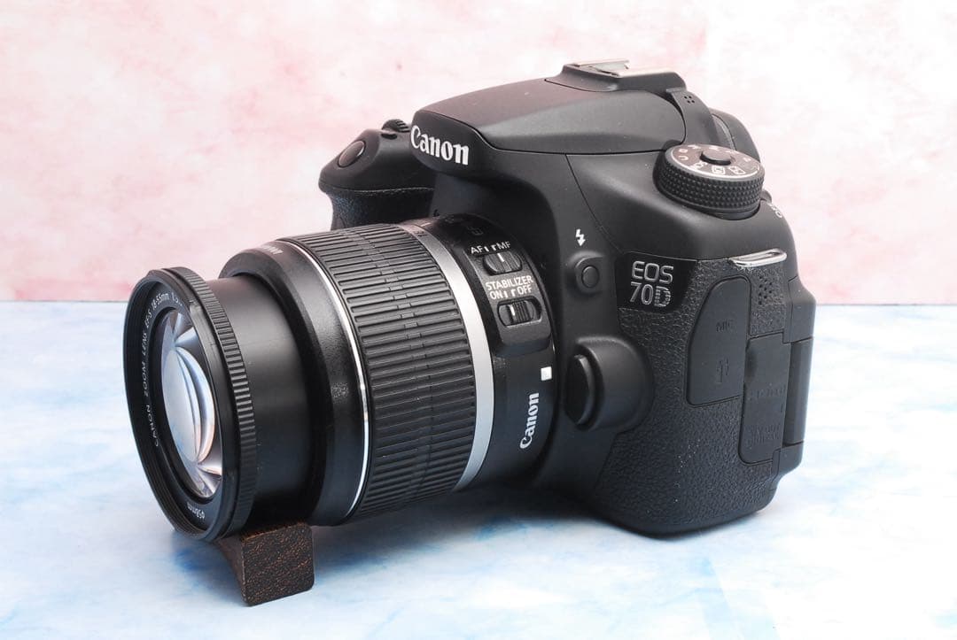 キャノン EOS 70D◎一眼レフカメラ◎Wi-Fi◎手ぶれ補正◎超望遠レンズ付