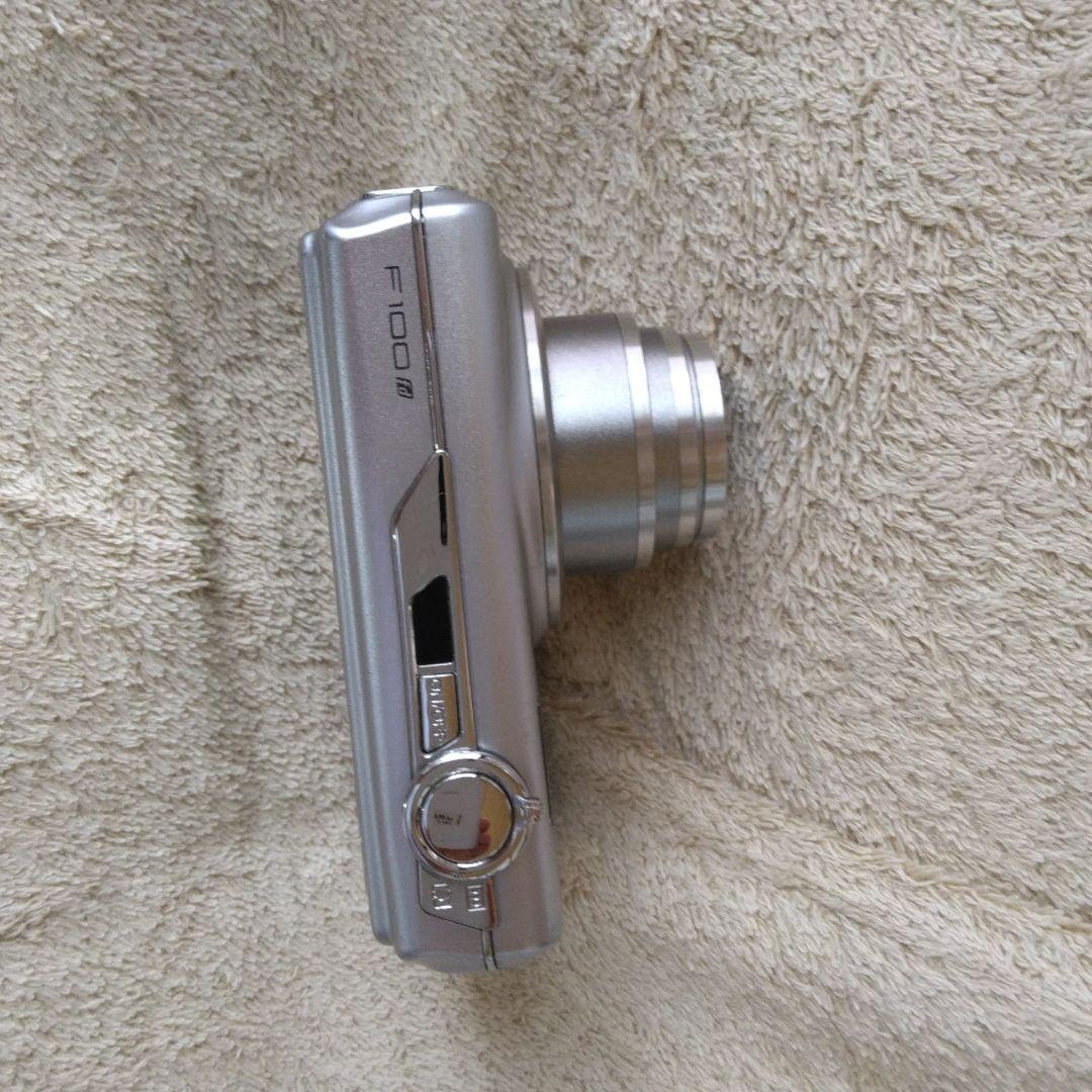 FinePix F100fd デジカメ デジタルカメラ