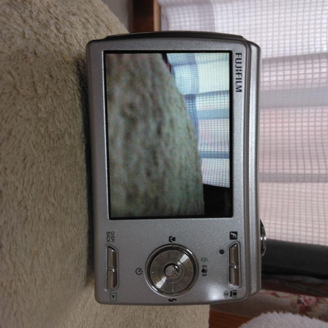FinePix F100fd デジカメ デジタルカメラ