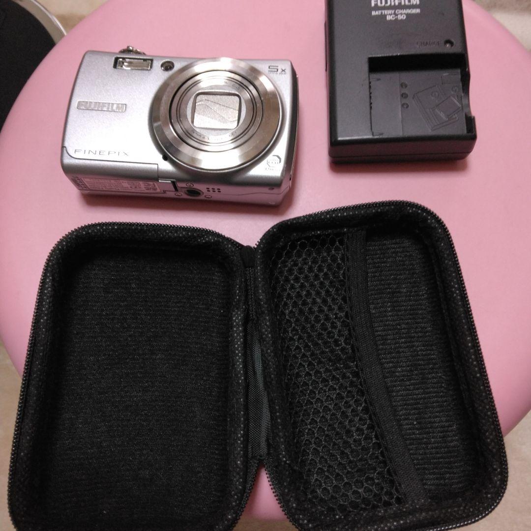 FinePix F100fd デジカメ デジタルカメラ