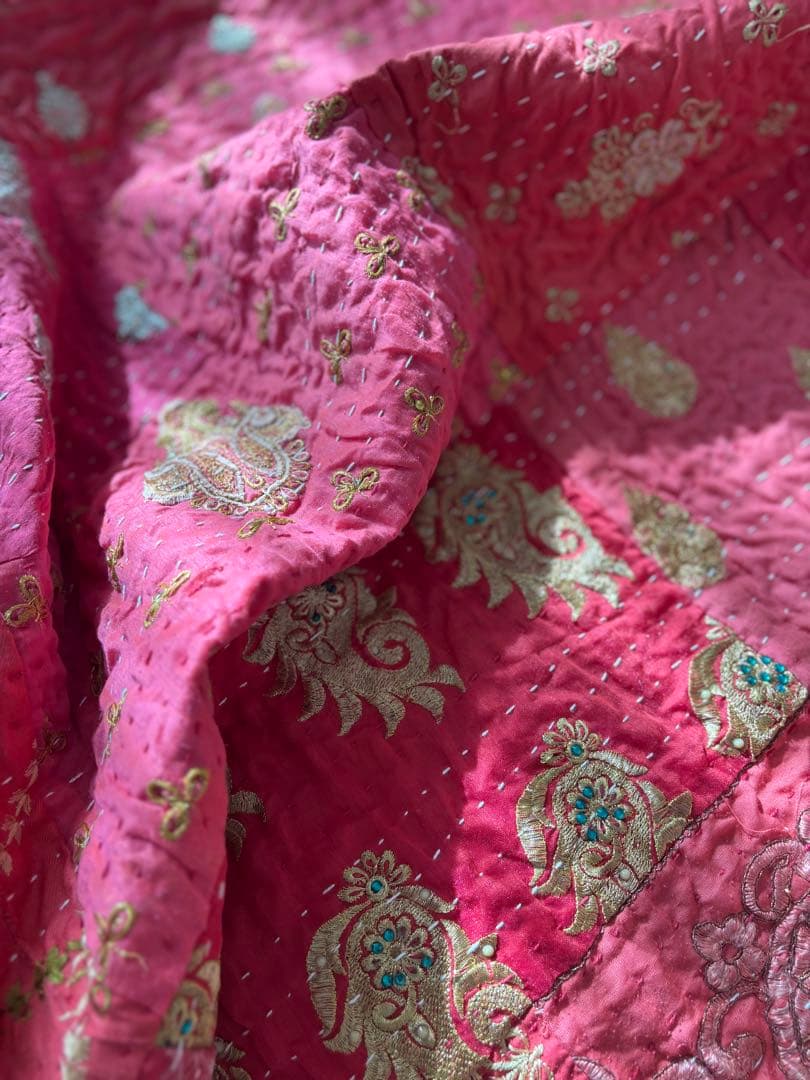 【限定セール】ラリーキルト　インド刺繍　カンタキルト　ヴィンテージ　ベッドカバー