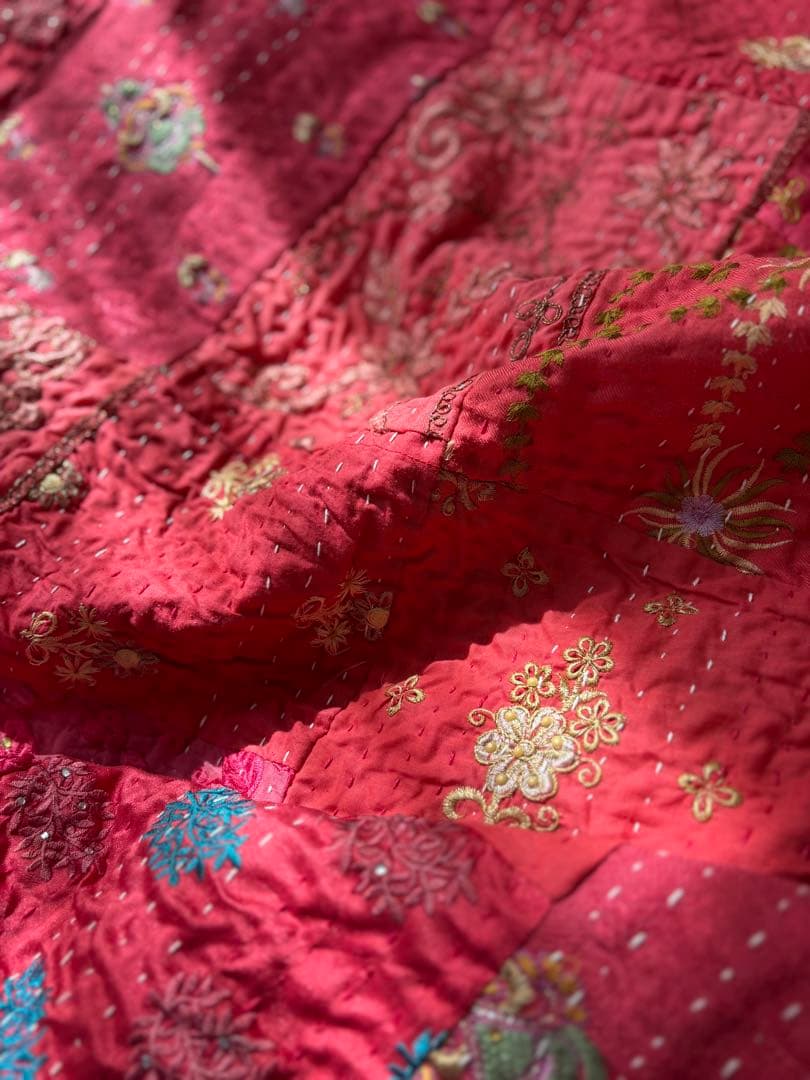 【限定セール】ラリーキルト　インド刺繍　カンタキルト　ヴィンテージ　ベッドカバー