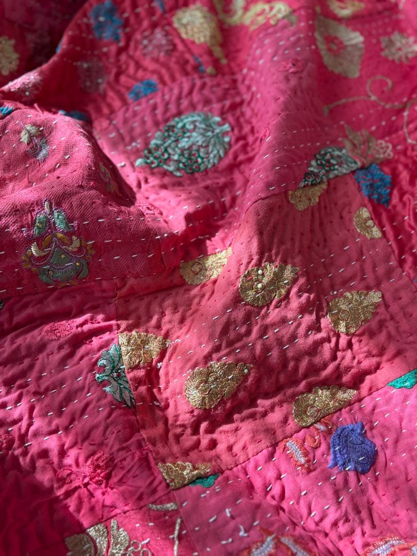 【限定セール】ラリーキルト　インド刺繍　カンタキルト　ヴィンテージ　ベッドカバー