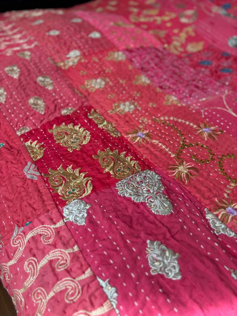 【限定セール】ラリーキルト　インド刺繍　カンタキルト　ヴィンテージ　ベッドカバー