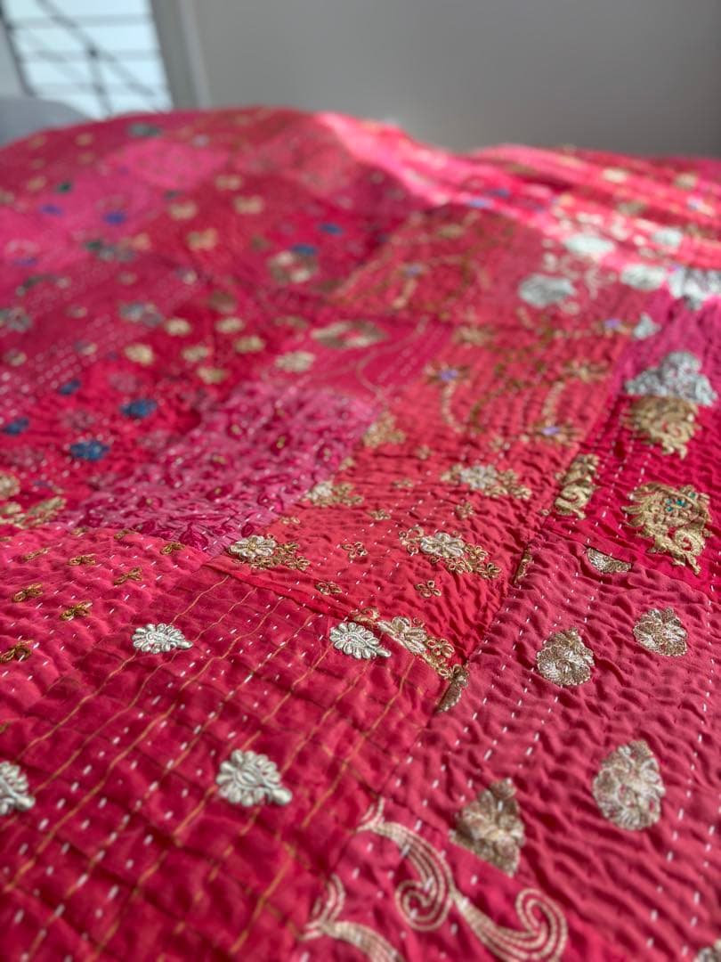 【限定セール】ラリーキルト　インド刺繍　カンタキルト　ヴィンテージ　ベッドカバー