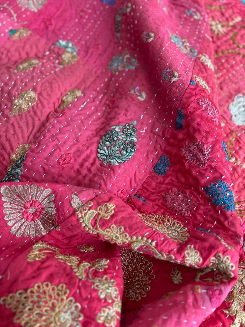 【限定セール】ラリーキルト　インド刺繍　カンタキルト　ヴィンテージ　ベッドカバー