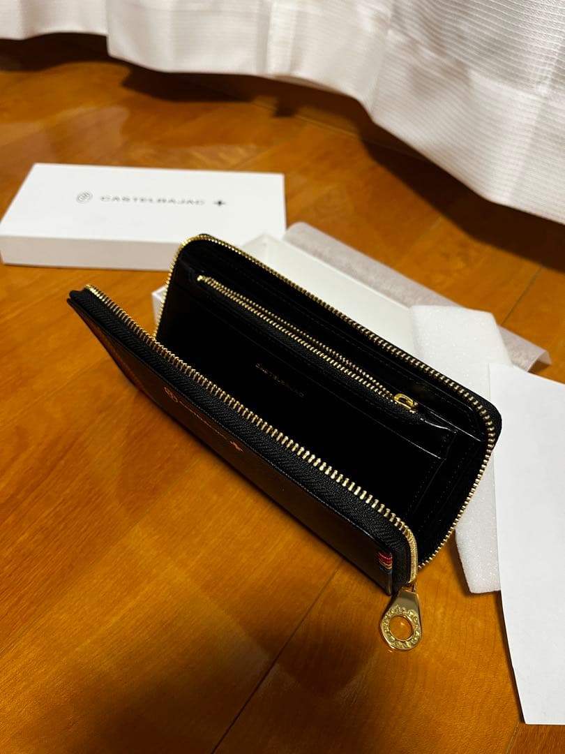 カステルバジャック　多機能ウォレットお札小銭カード15枚パスポート収納