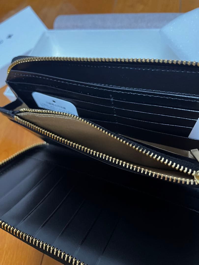 カステルバジャック　多機能ウォレットお札小銭カード15枚パスポート収納