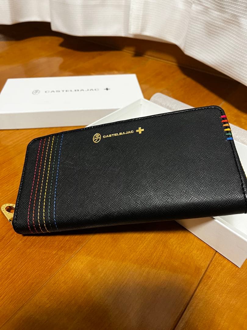 カステルバジャック　多機能ウォレットお札小銭カード15枚パスポート収納
