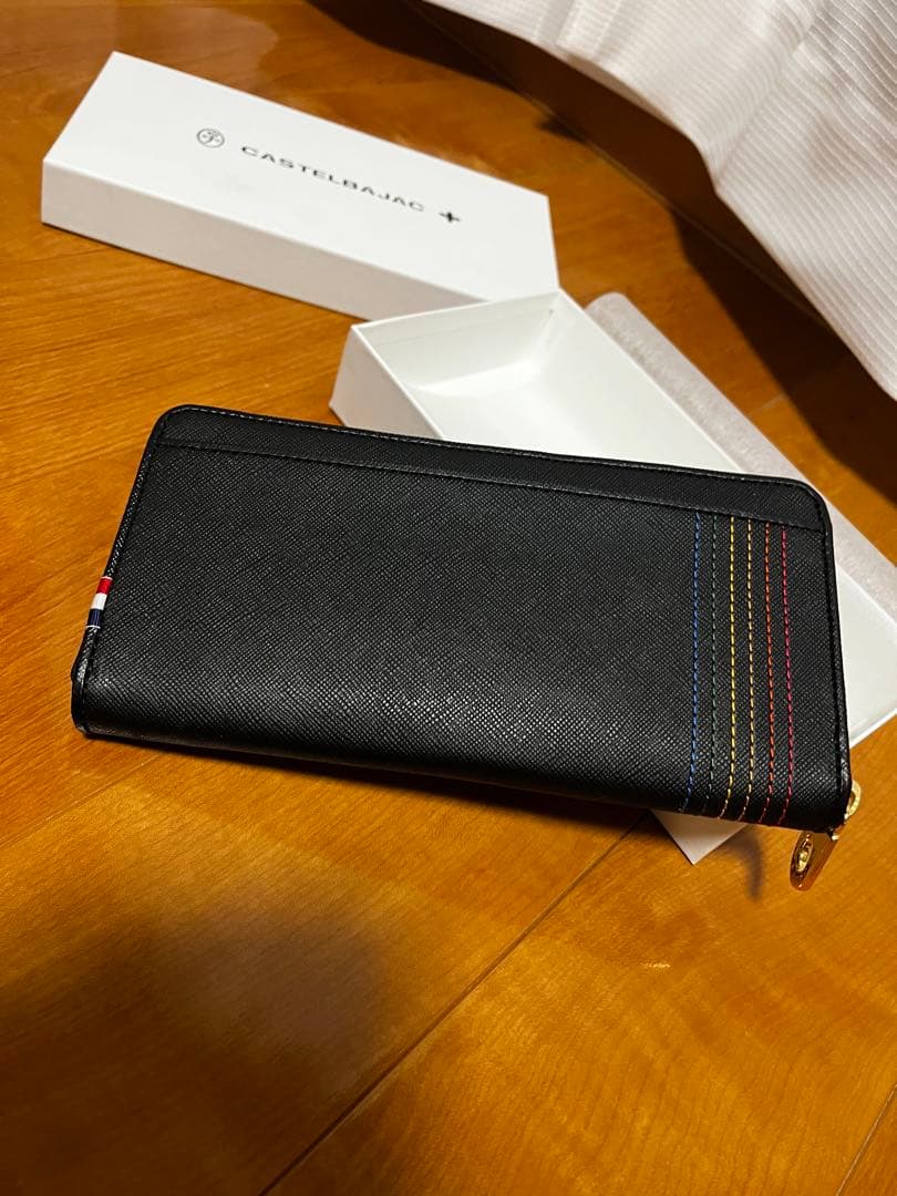 カステルバジャック　多機能ウォレットお札小銭カード15枚パスポート収納