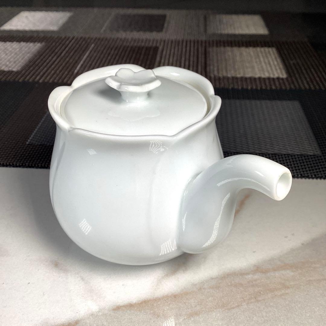 有田焼　高山　『白磁百合』　小皿　5+1(受け皿)枚　ミニ小鉢　5枚　醤油差し