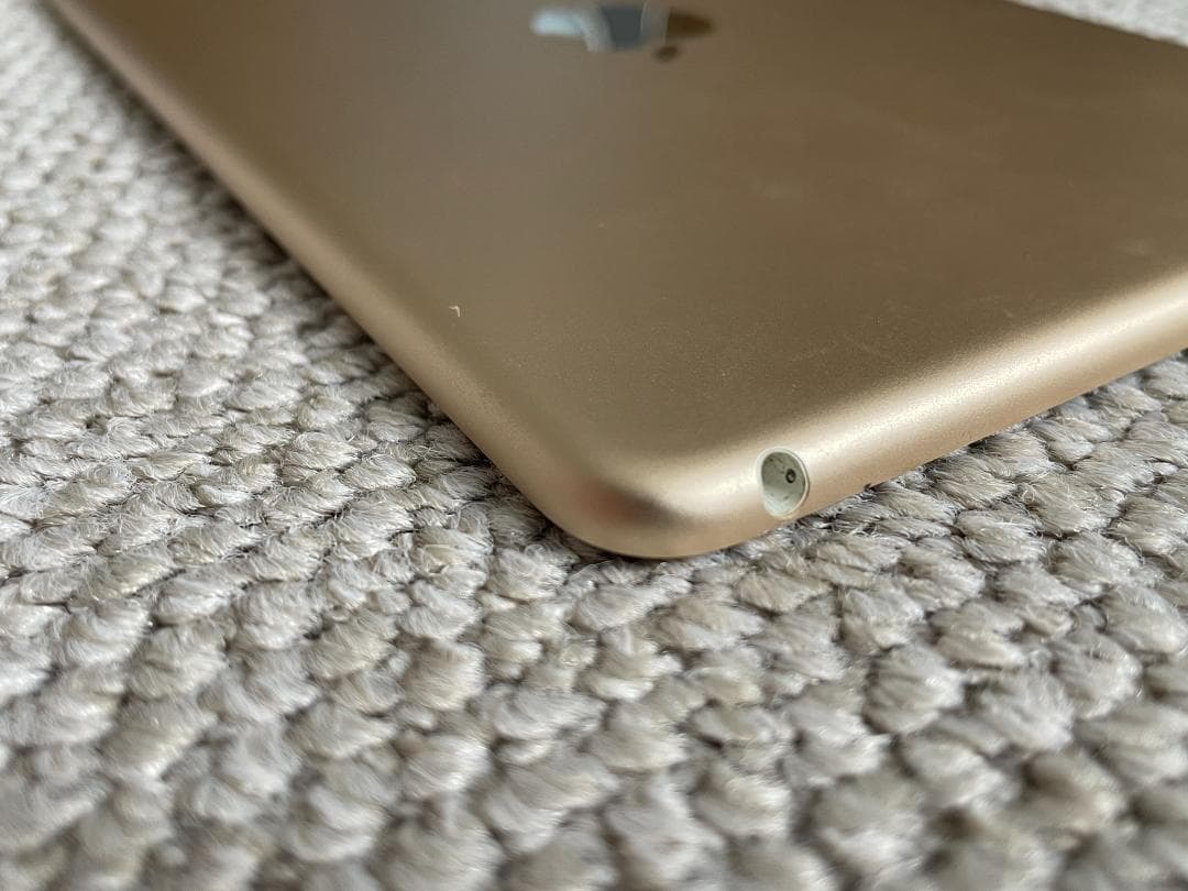 アキラAPPLE iPad mini4 wifiモデル 16GB GOLD