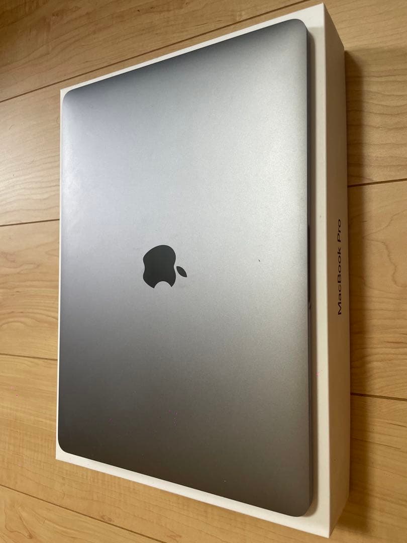 MacBook Pro 2018 13インチ Touch bar 256GB