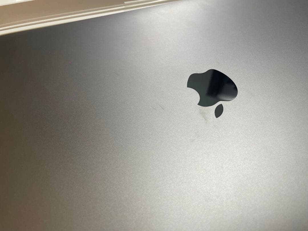 MacBook Pro 2018 13インチ Touch bar 256GB