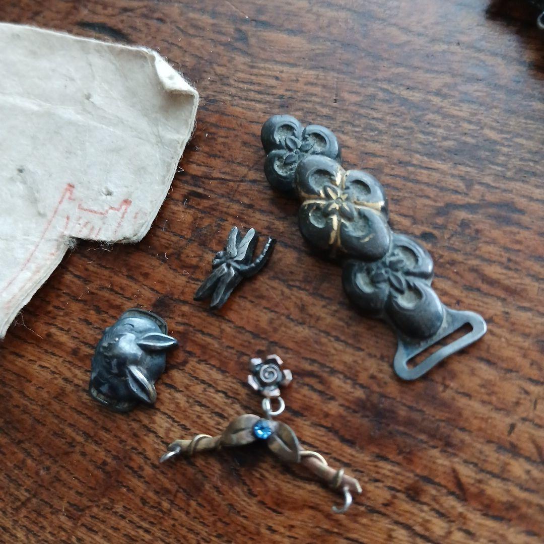 ジャンク！前金具、帯留めなど素材色々な飾りパーツまとめて うざぎ