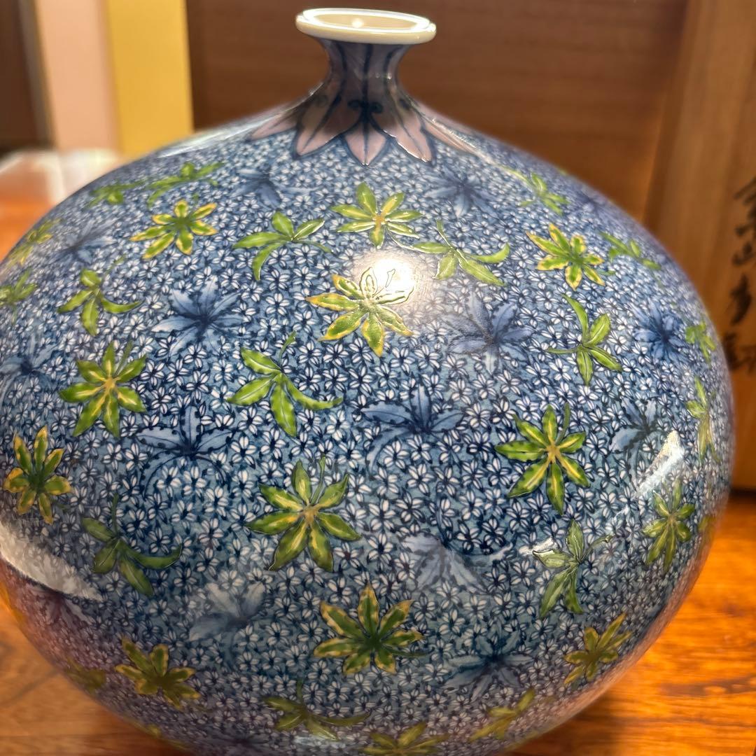 葉山有樹作品　　　花模様の陶器 花瓶 木製箱付き