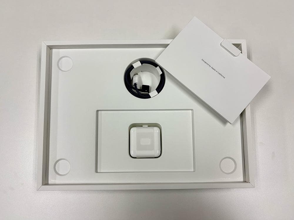 k*6様 【中古】Apple MacBook Air MW133J/A