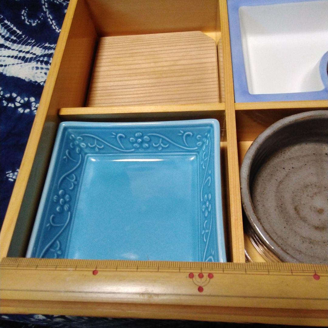はち子　松花堂弁当　ヒノキ　和風デザイン 4仕切り弁当箱 陶器付き