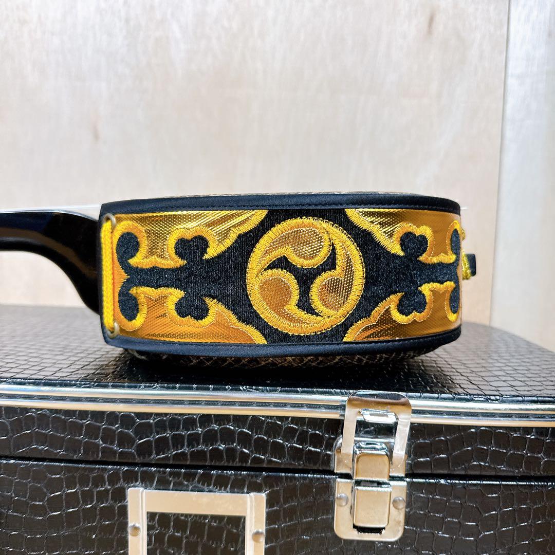 【美品】 初心者 入門 三線 沖縄三線 人工皮 ハードケース付き ツメ 駒