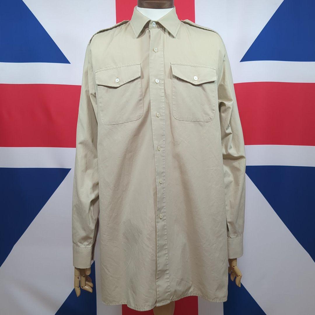 イギリス軍　カーキーシャツ（長袖＋半袖）グリーントラウザス