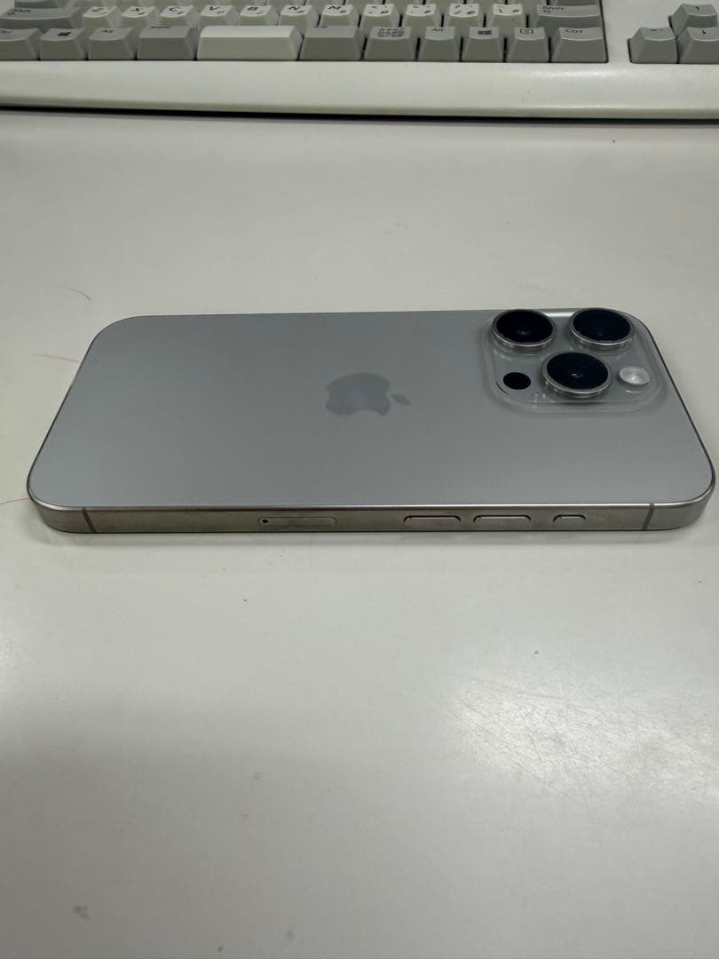 Apple iPhone 15 Pro ナチュラルチタニウム128GB