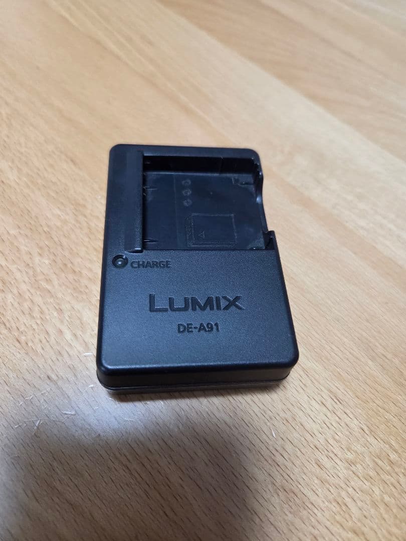美品　LUMIX DMC-FX77 ホワイト　デジカメ