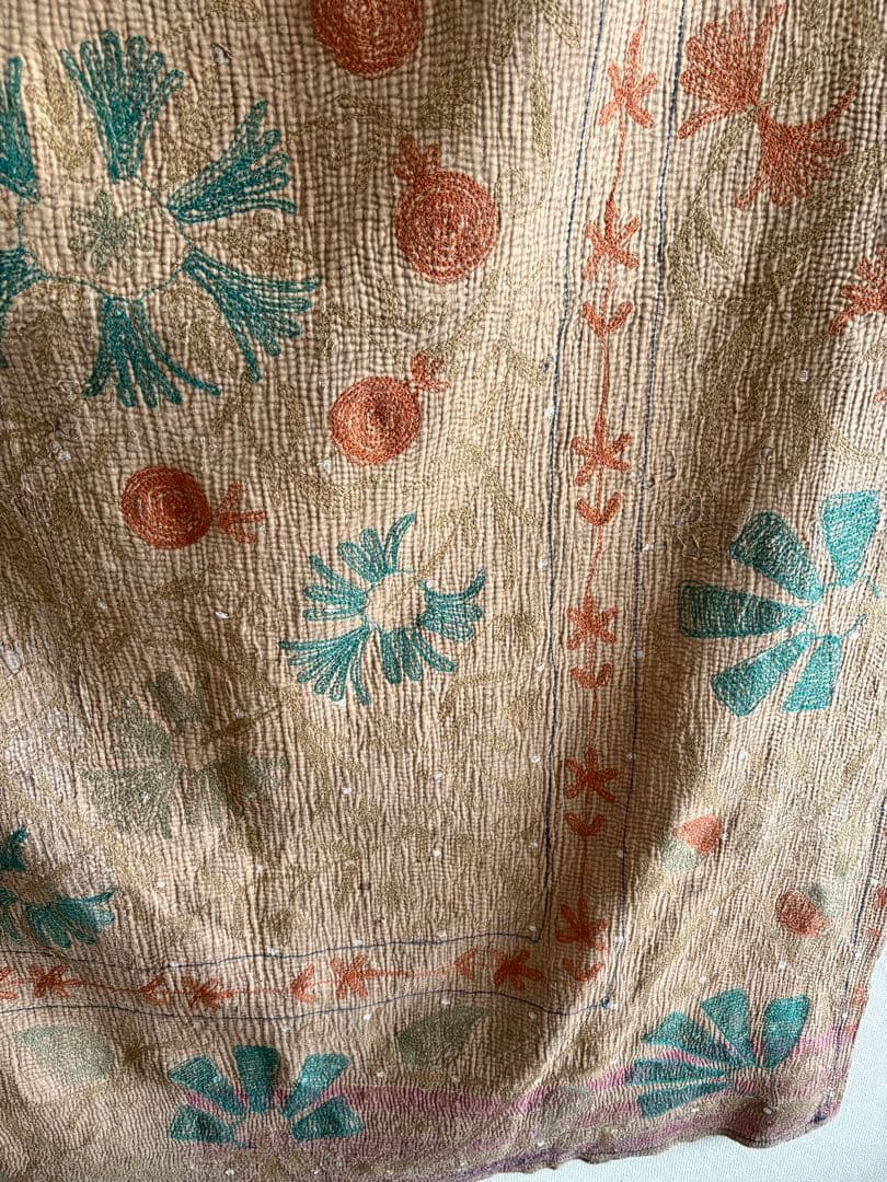 「美品」スザニ刺繍カンタキルト　スザニ刺繍 インド　手仕事　一点もの