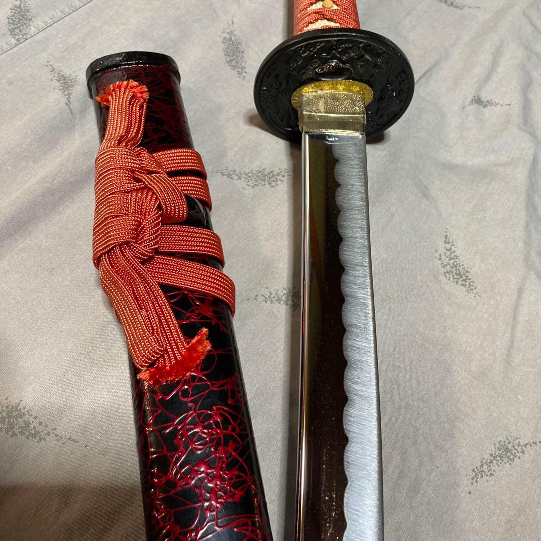 上級模造刀 赤柄 雲龍楕円鍔 乱れ赤糸黒鞘