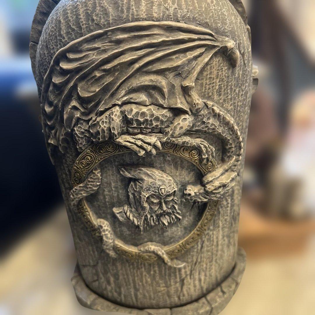 新品未開封　Tudor Mint 社フィギュア　Draco Fenestra