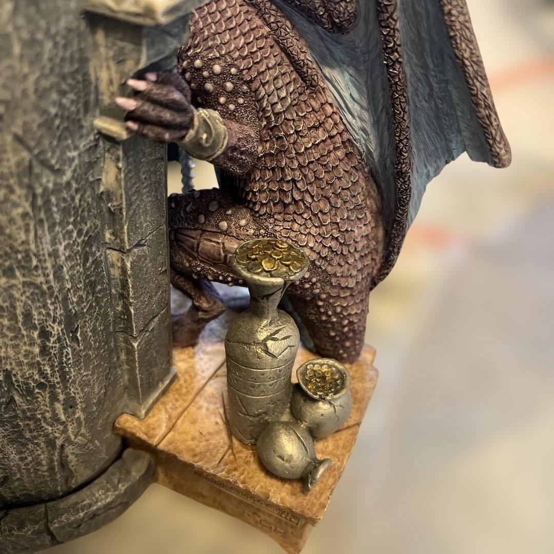 新品未開封　Tudor Mint 社フィギュア　Draco Fenestra