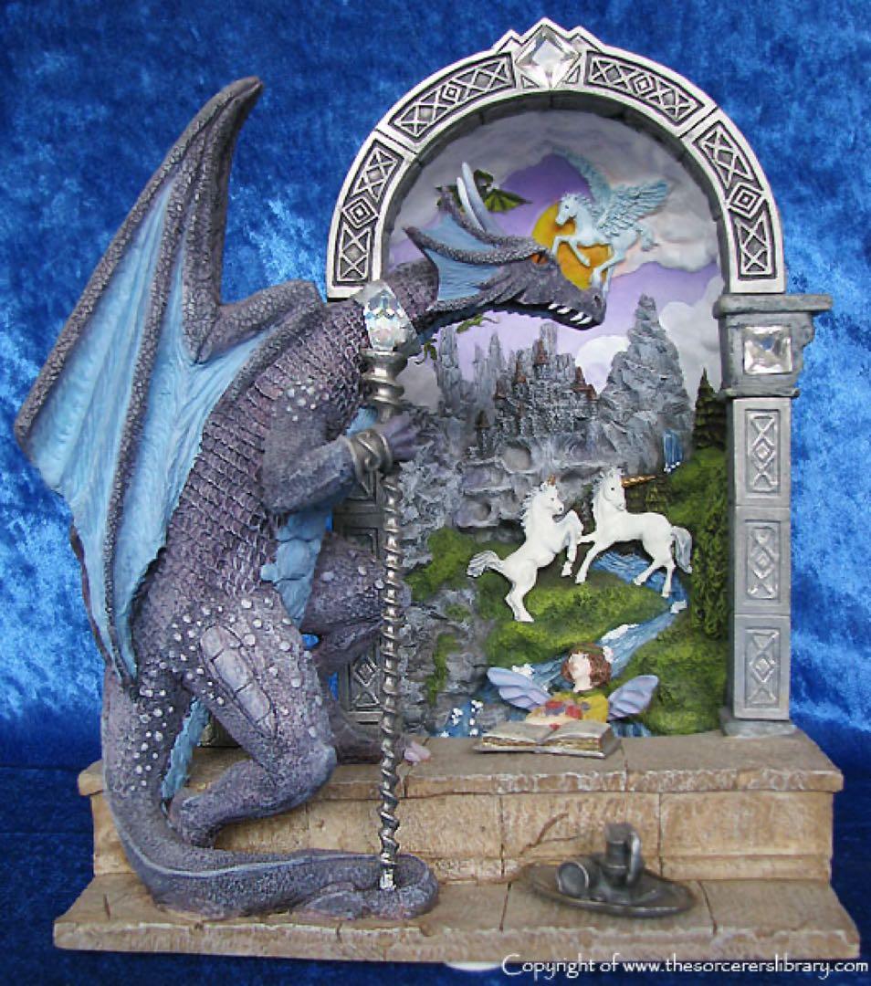 新品未開封　Tudor Mint 社フィギュア　Draco Fenestra