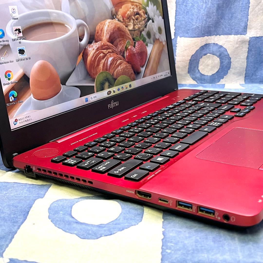 綺麗ブルーレイ♪快適SSD☆大人気赤ノートPC♡カメラ付き！第7世代☆Win11
