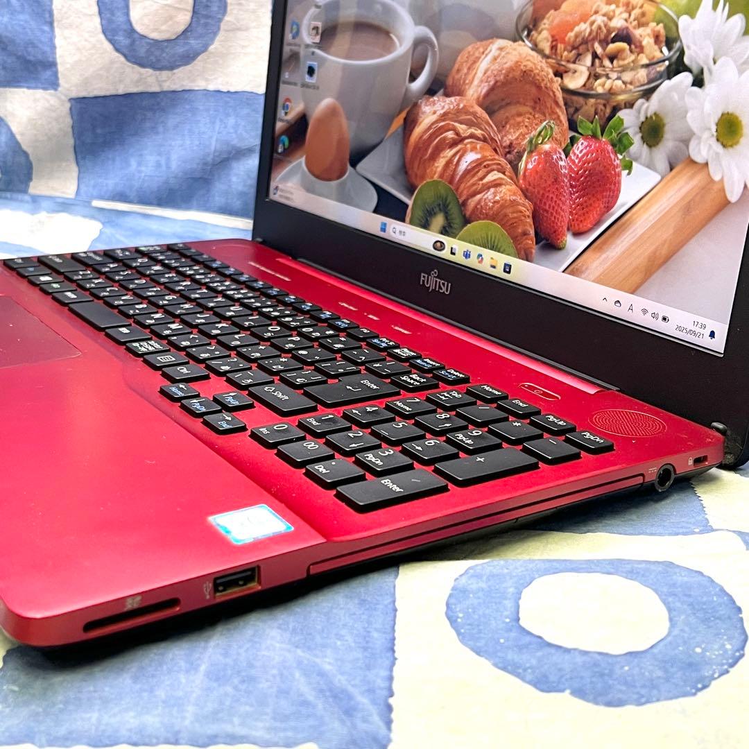 綺麗ブルーレイ♪快適SSD☆大人気赤ノートPC♡カメラ付き！第7世代☆Win11