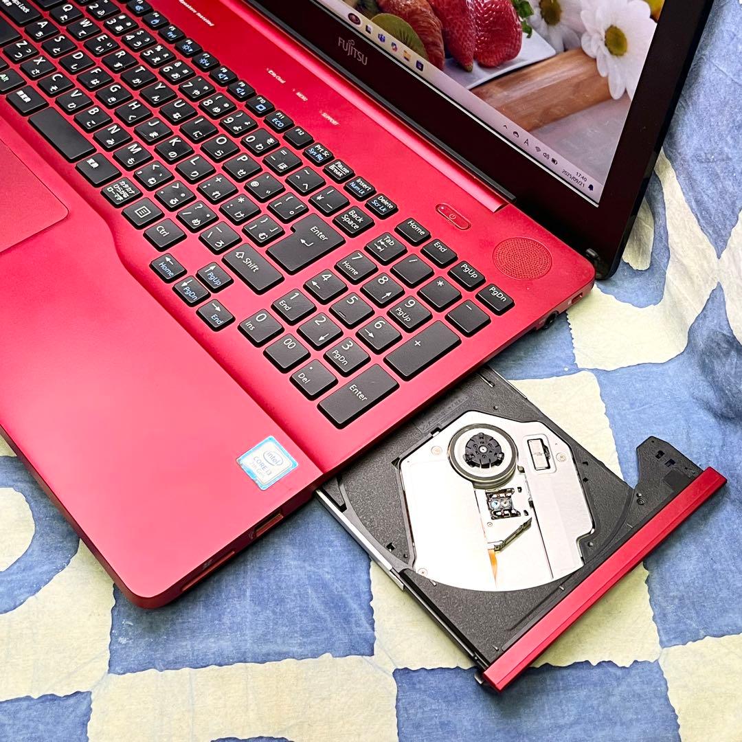 綺麗ブルーレイ♪快適SSD☆大人気赤ノートPC♡カメラ付き！第7世代☆Win11
