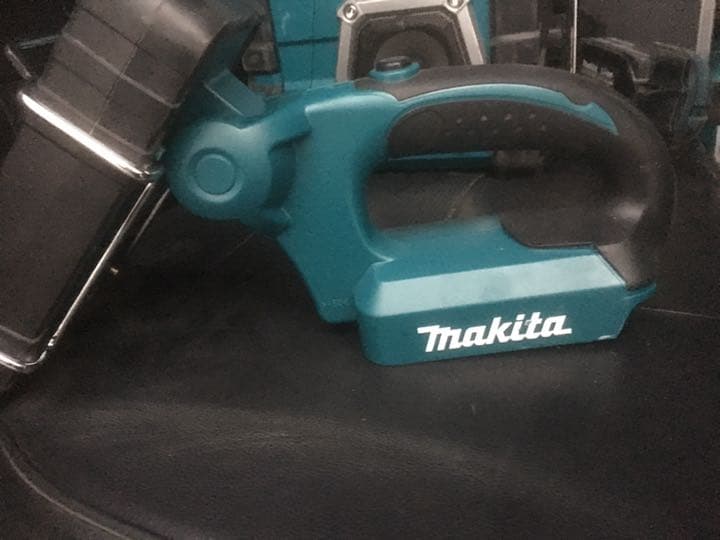 マキタ充電式ライト