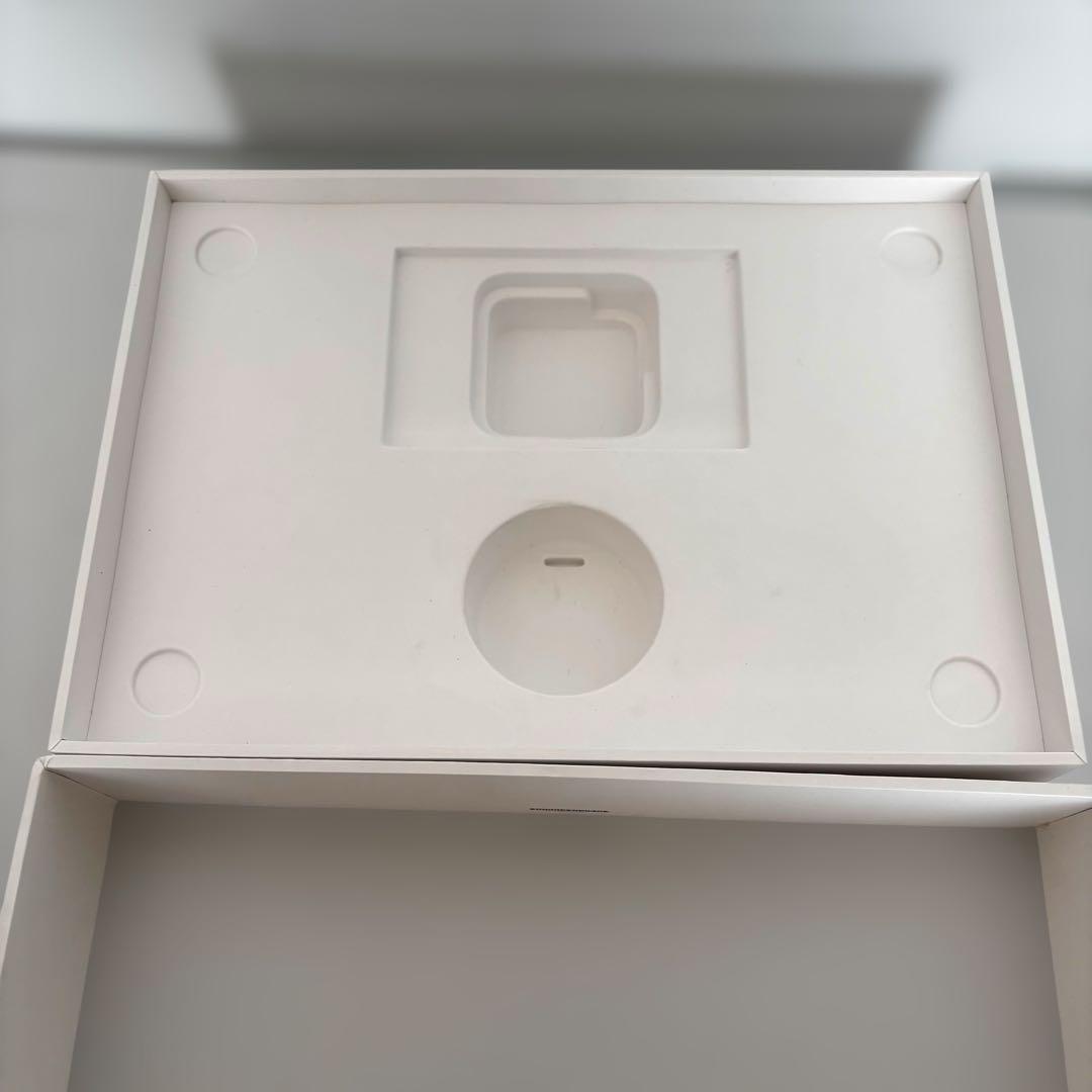 【ジャンク品】MacBook Air 2020年モデル 256GB（電源不良)