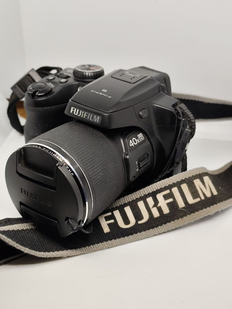 デジタルカメラ FUJIFILM FinePix S8200