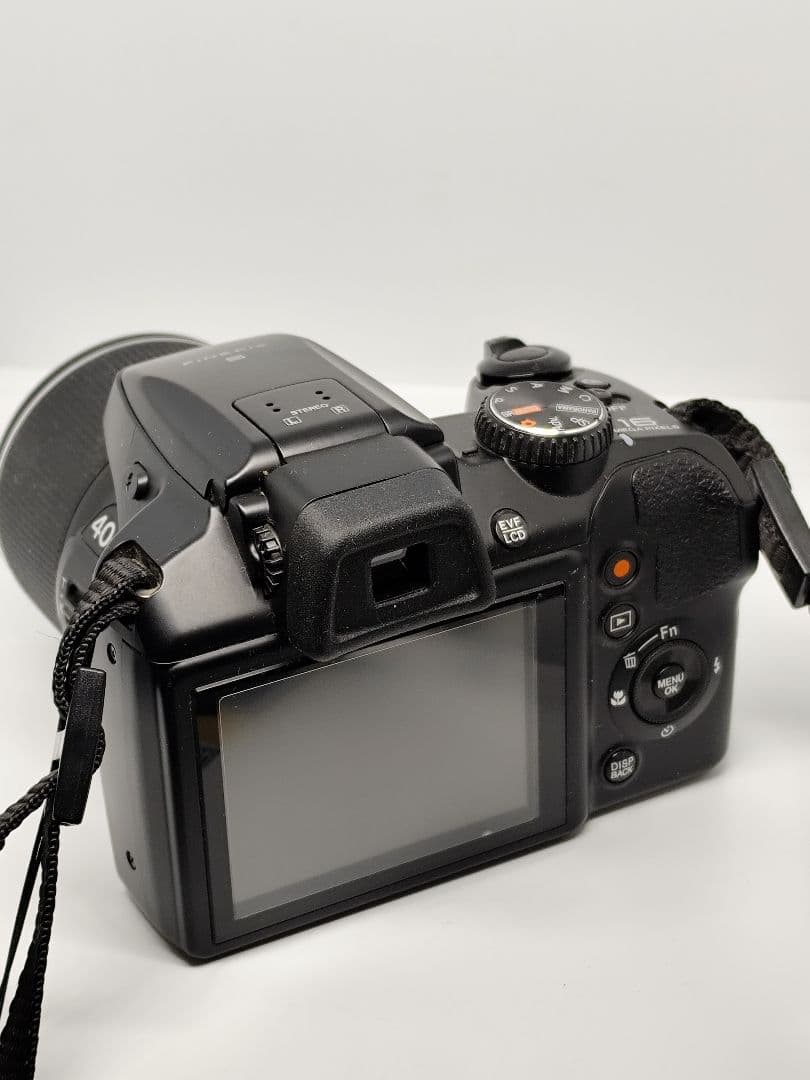 デジタルカメラ FUJIFILM FinePix S8200