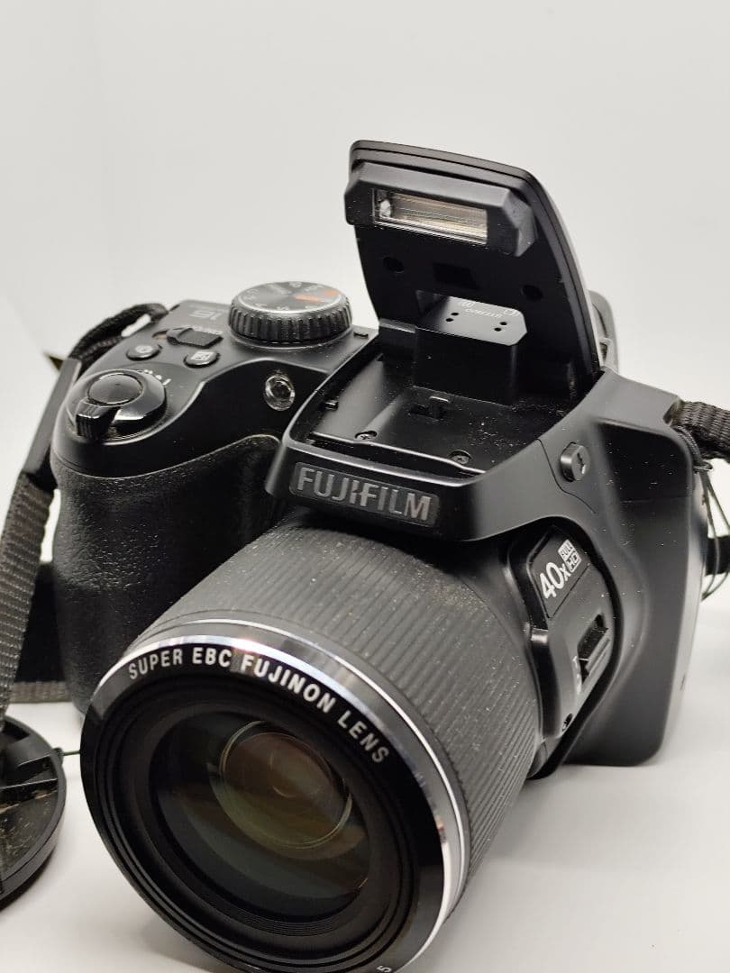 デジタルカメラ FUJIFILM FinePix S8200