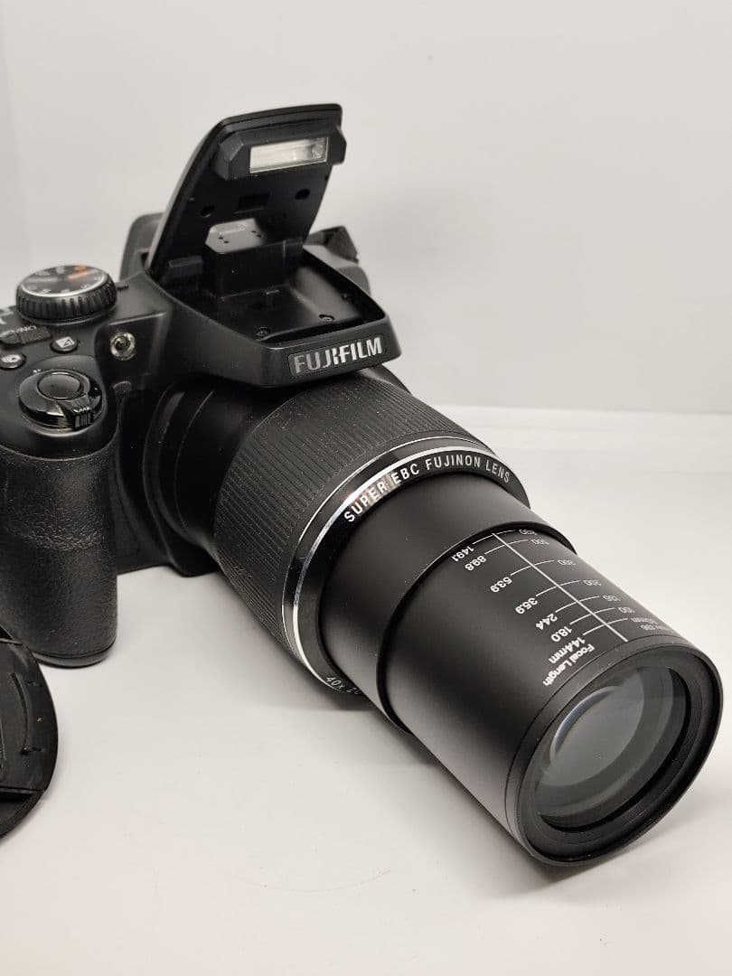 デジタルカメラ FUJIFILM FinePix S8200