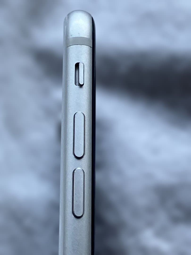 スマートフォン本体 Apple iPhone SE2 128GB