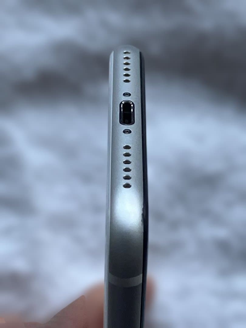 スマートフォン本体 Apple iPhone SE2 128GB