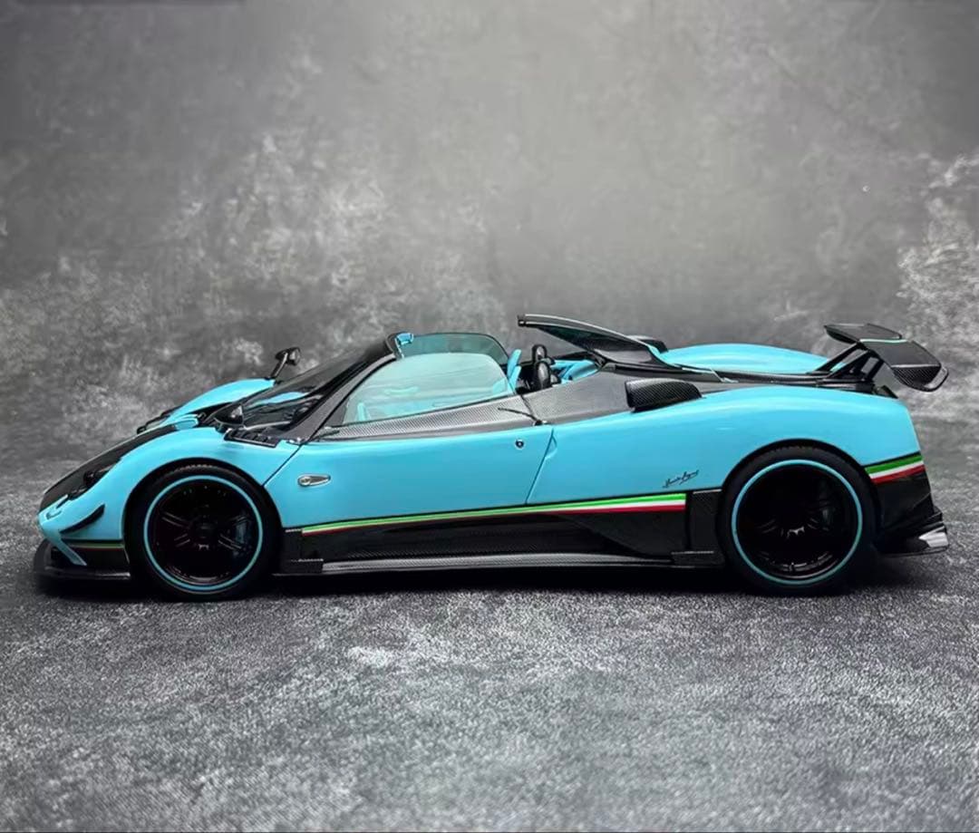 Pagani Zonda Uno 1/18 スケールモデルミニカー