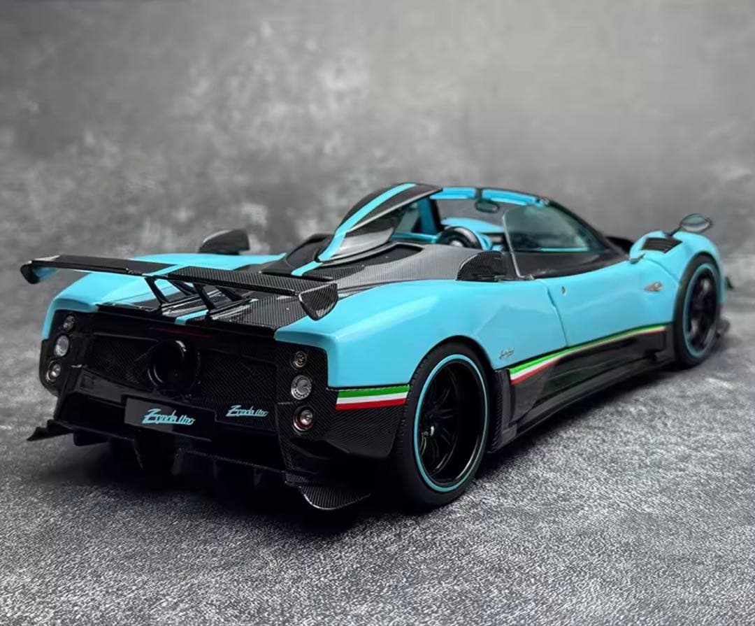 Pagani Zonda Uno 1/18 スケールモデルミニカー